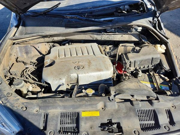 2013 TOYOTA HIGHLANDER Base/Hybrid — Engine bay