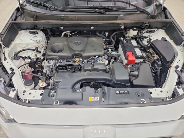 2025 TOYOTA RAV4 — Engine bay