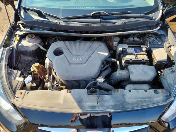 2014 HYUNDAI ACCENT 5DR GS / 4DR GLS — Engine bay