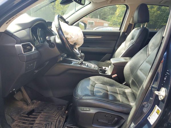 2019 MAZDA CX-5 Grand Touring — DENT