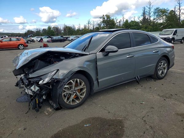 2022 HYUNDAI SONATA — Front 3/4