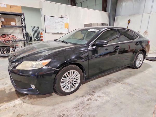 2013 LEXUS ES350 350 — Front 3/4