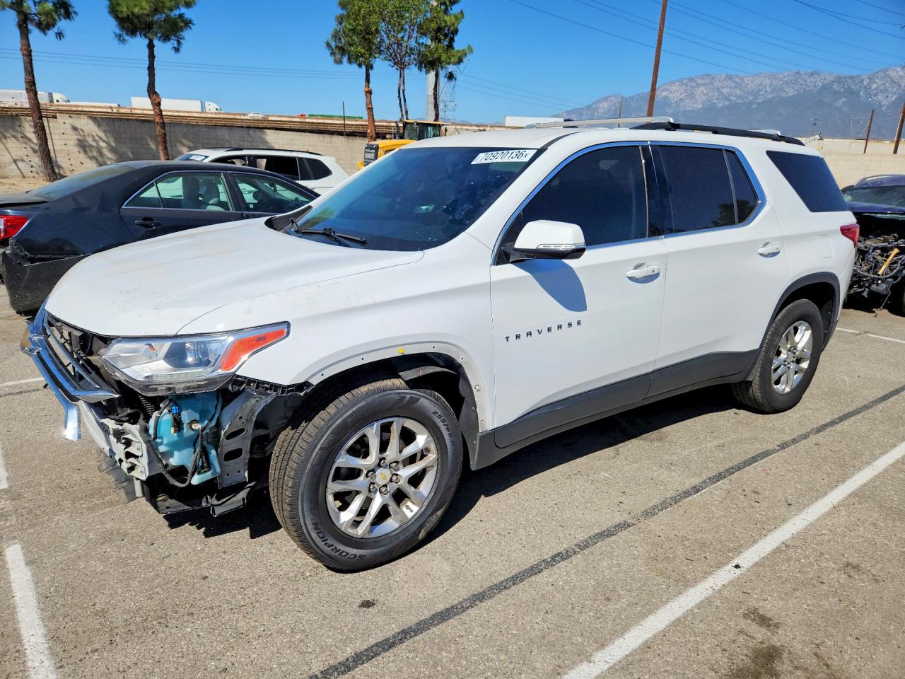 2020 CHEVROLET TRAVERSE LT — Front 3/4