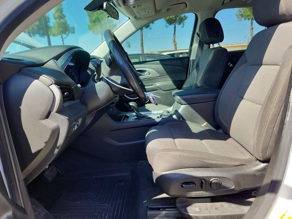 2020 CHEVROLET TRAVERSE LT — DENT