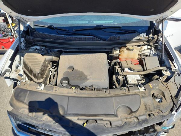 2020 CHEVROLET TRAVERSE LT — Engine bay