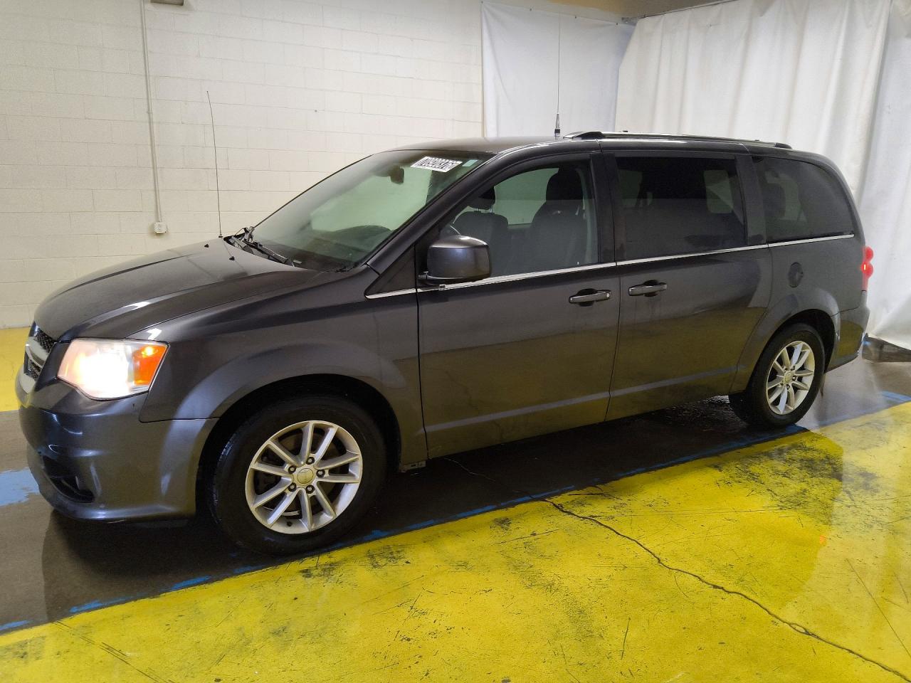 2019 DODGE GRAND CARAVAN SXT — Front 3/4