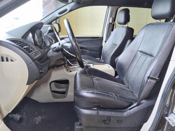 2019 DODGE GRAND CARAVAN SXT — DENT