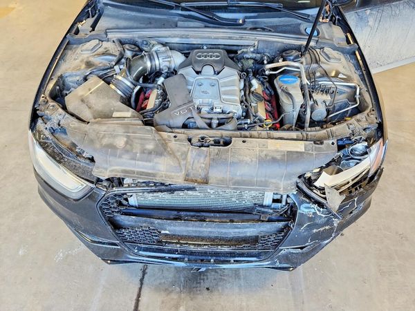 2013 AUDI S4 quattro Prestige — Engine bay