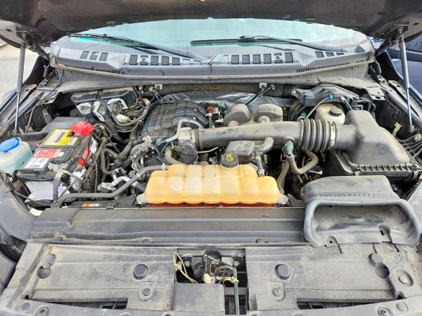 2018 FORD F150 — Engine bay