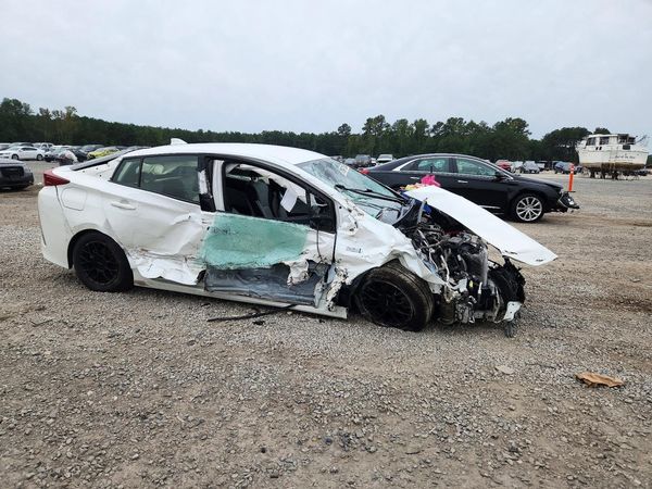 2017 TOYOTA PRIUS Three/Four/Four Adv — Passenger 3/4