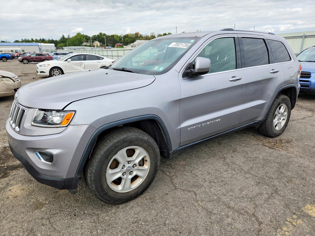 2016 JEEP CHEROKEE Laredo — Front 3/4