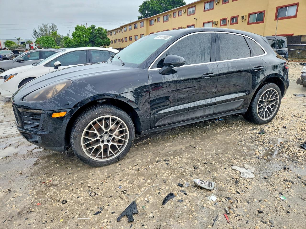 2017 PORSCHE MACAN — Front 3/4