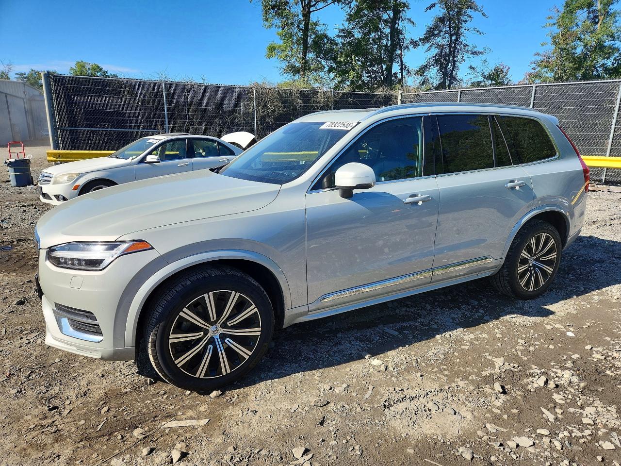 2020 VOLVO XC90 Inscription — Front 3/4