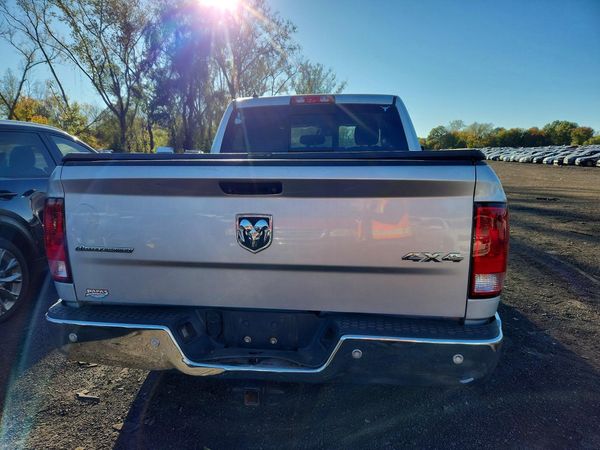2015 RAM 1500 SLT — DIRR