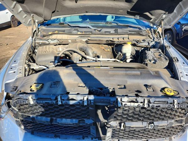 2015 RAM 1500 SLT — Engine bay