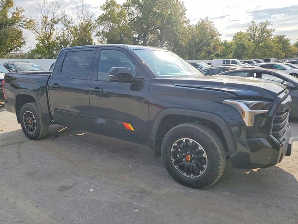 2025 TOYOTA TUNDRA — Passenger 3/4