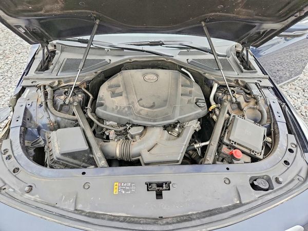 2018 CADILLAC CT6 — Engine bay
