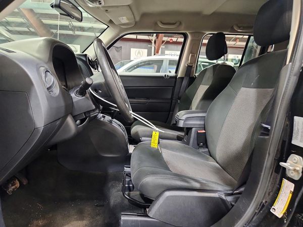 2017 JEEP PATRIOT Sport — DENT