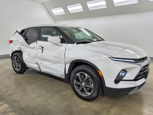 2026 CHEVROLET BLAZER 2LT — Passenger 3/4