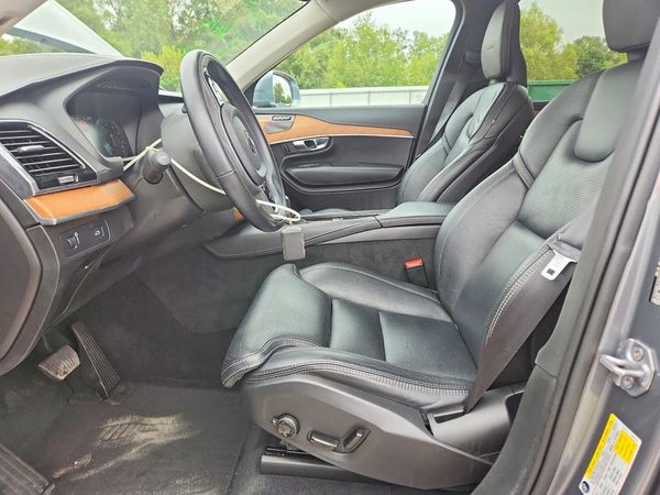 2019 VOLVO XC90 Inscription — DENT