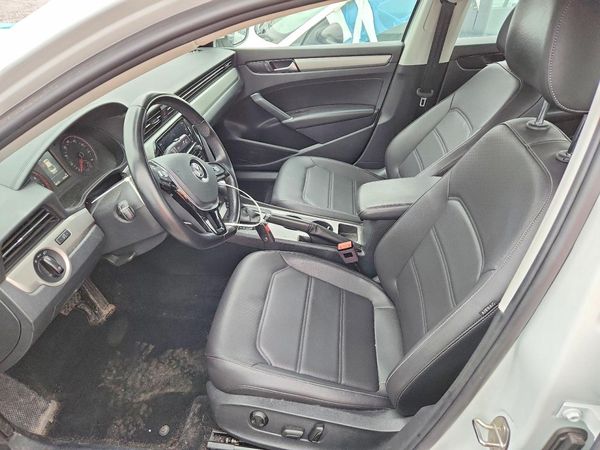2020 VOLKSWAGEN PASSAT SE — DENT