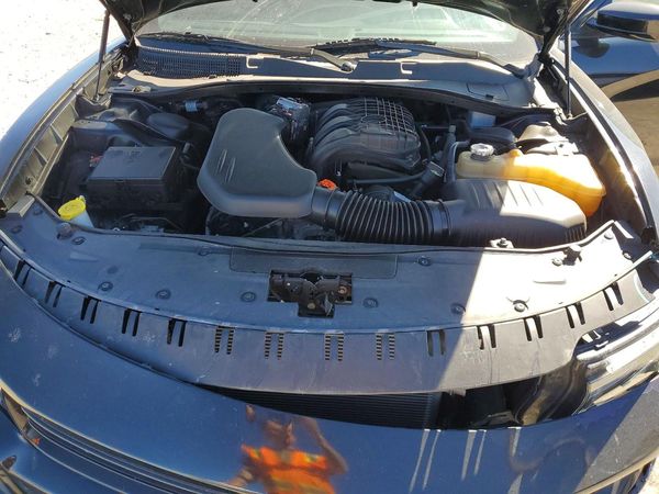 2019 DODGE CHARGER SXT — Engine bay
