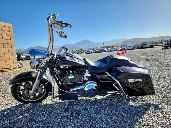 2016 HARLEY-DAVIDSON FL — LSDT
