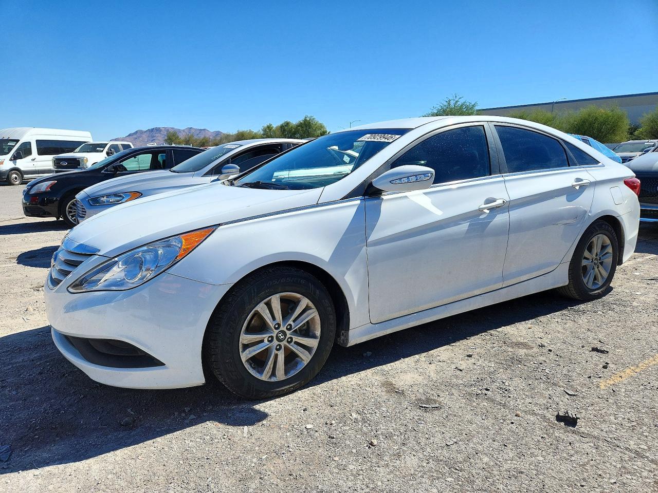 2014 HYUNDAI SONATA GLS/ GLS Popular — Front 3/4