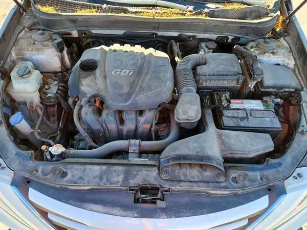 2014 HYUNDAI SONATA GLS/ GLS Popular — Engine bay