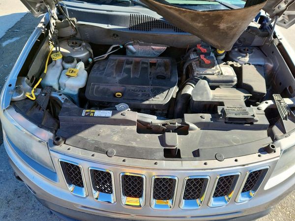 2016 JEEP COMPASS Sport — Engine bay