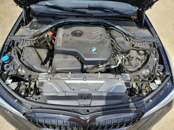 2021 BMW 3 SERIES — Engine bay