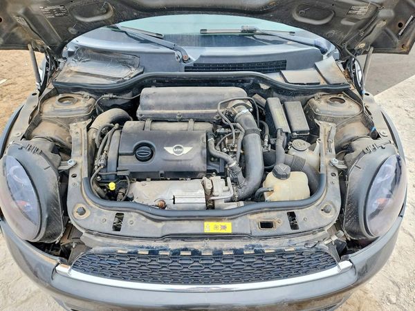 2012 MINI COOPER — Engine bay