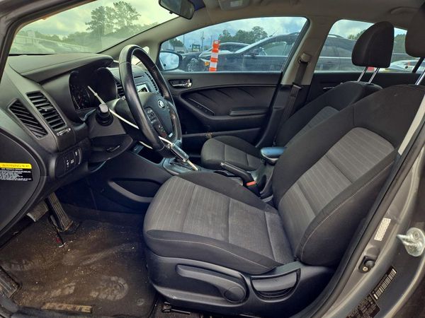 2016 KIA FORTE — DENT