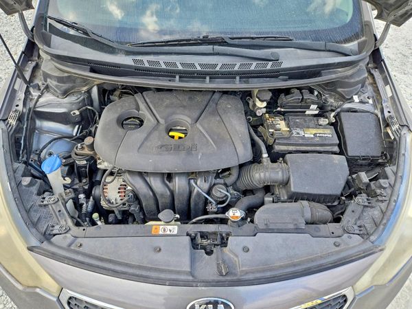 2016 KIA FORTE — Engine bay