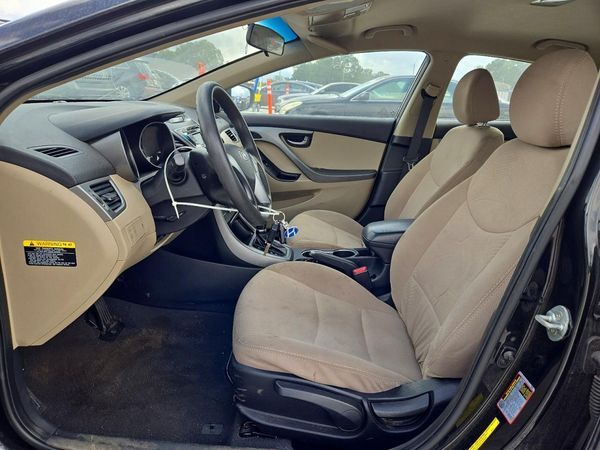 2016 HYUNDAI ELANTRA — DENT