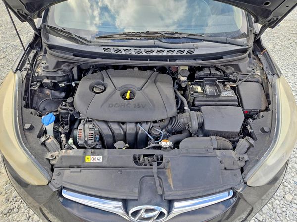 2016 HYUNDAI ELANTRA — Engine bay
