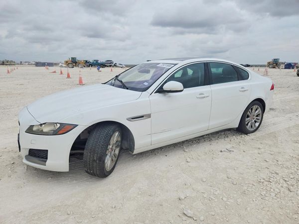 2017 JAGUAR XF — DSFA — Front 3/4