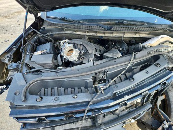 2022 CHEVROLET TAHOE FL — Engine bay