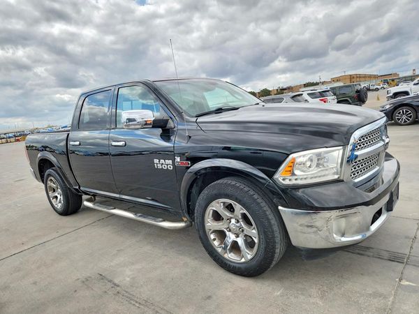2014 RAM 1500 Laramie — Passenger 3/4