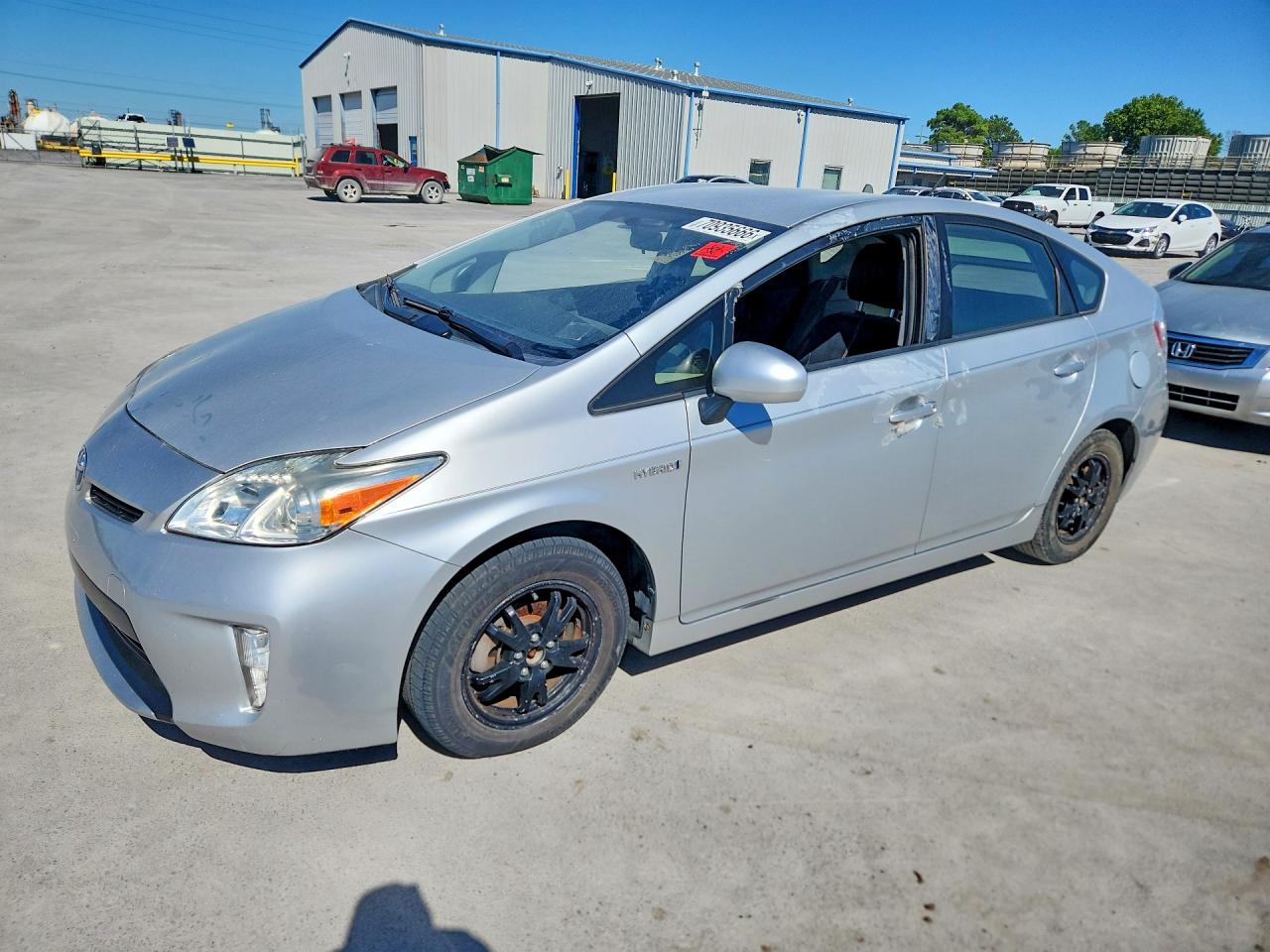 2015 TOYOTA PRIUS — Front 3/4