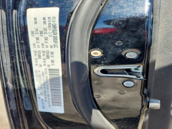 2014 RAM 1500 ST — VINS