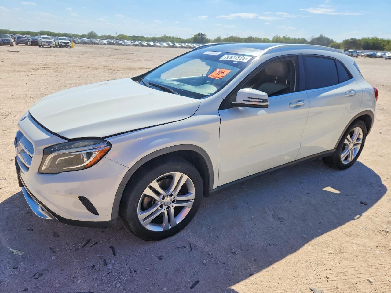 2015 MERCEDES-BENZ GLA-CLASS — Front 3/4