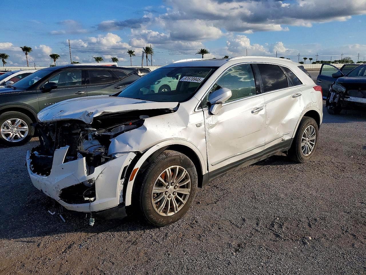 2018 CADILLAC XT5 — Front 3/4