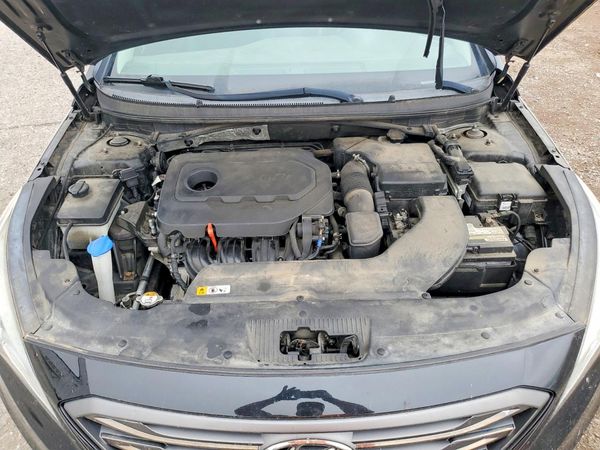 2017 HYUNDAI SONATA — Engine bay