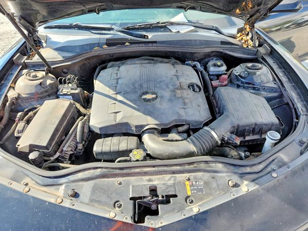 2014 CHEVROLET CAMARO 2LS — Engine bay