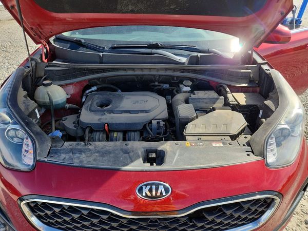 2020 KIA SPORTAGE LX — Engine bay