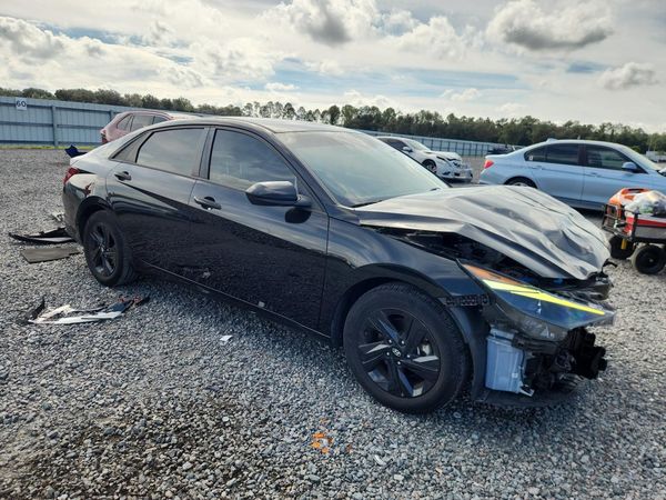 2021 HYUNDAI ELANTRA SEL — Passenger 3/4