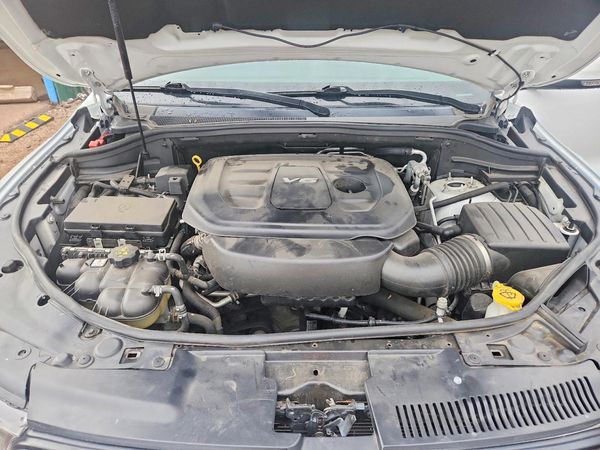 2019 DODGE DURANGO GT — Engine bay