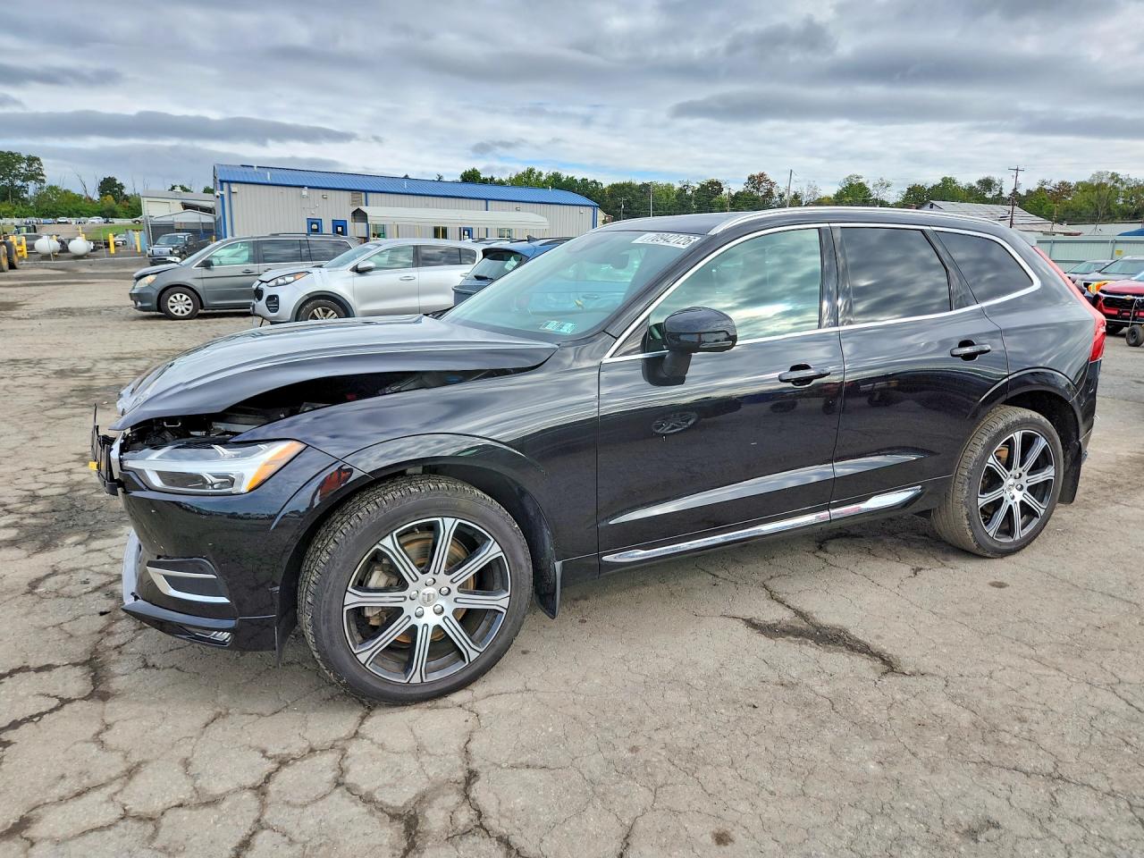 2021 VOLVO XC60 Inscription — Front 3/4