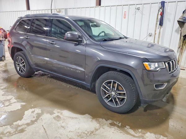 2018 JEEP GRAND CHEROKEE Laredo — Passenger 3/4